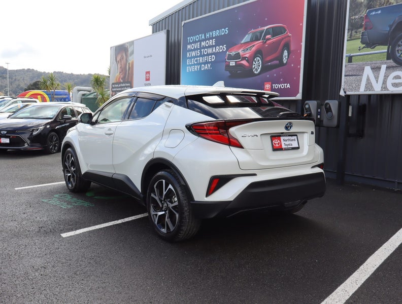 2021 Toyota C-HR 1.8 Hybrid G 5 Dr SUV CVT FWD image 3