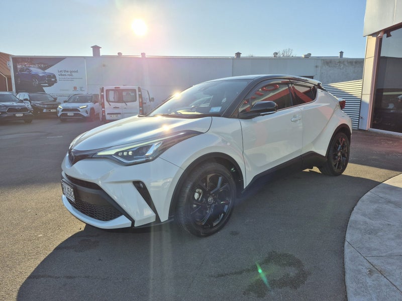 2021 Toyota C-HR 1.8 Hybrid G Automatic Hybrid SUV image 3