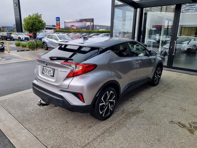 2021 Toyota C-HR 1.8 Petrol Hybrid CVT FWD SUV image 4