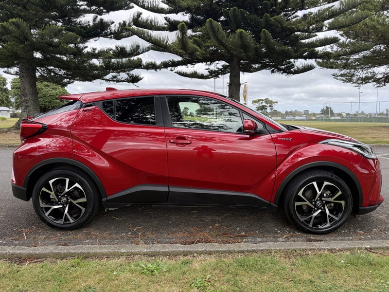 2021 Toyota C-HR 1.8P Hybrid FWD Automatic SUV image 2