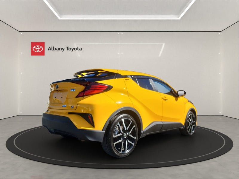 2021 Toyota C-HR Gr image 3