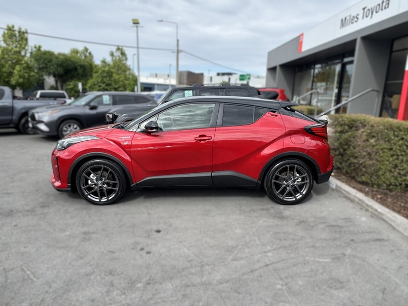2021 Toyota C-HR GR Sport HYBRID, Push Start image 4