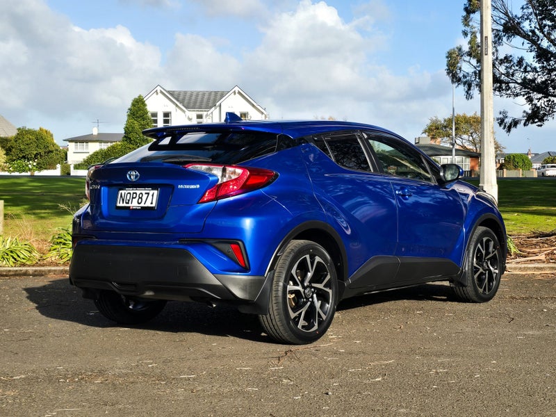 2021 Toyota C-HR Hybrid image 3