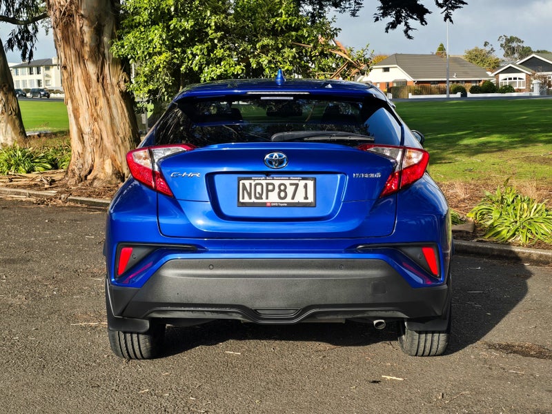 2021 Toyota C-HR Hybrid image 4