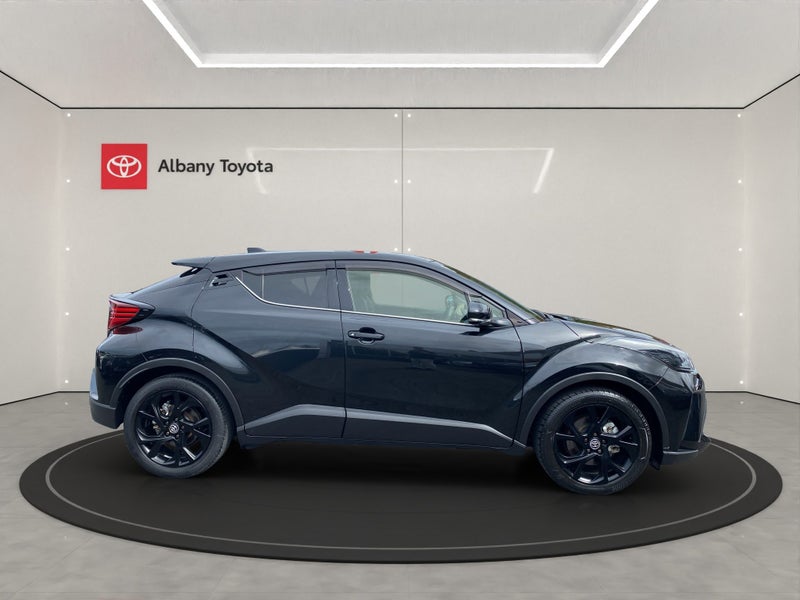 2021 Toyota C-HR Hybrid nero edition image 2