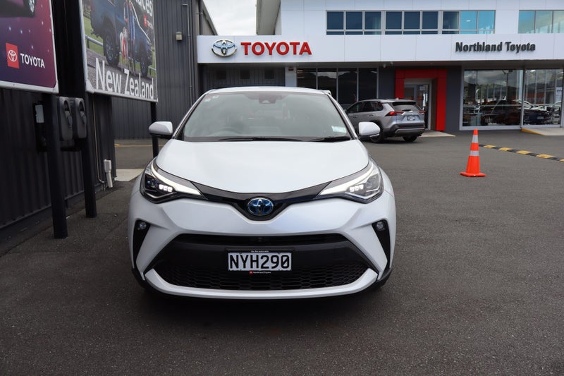 2021 Toyota C-HR Limited 1.8P HV ECVT FWD SUV/5... image 2