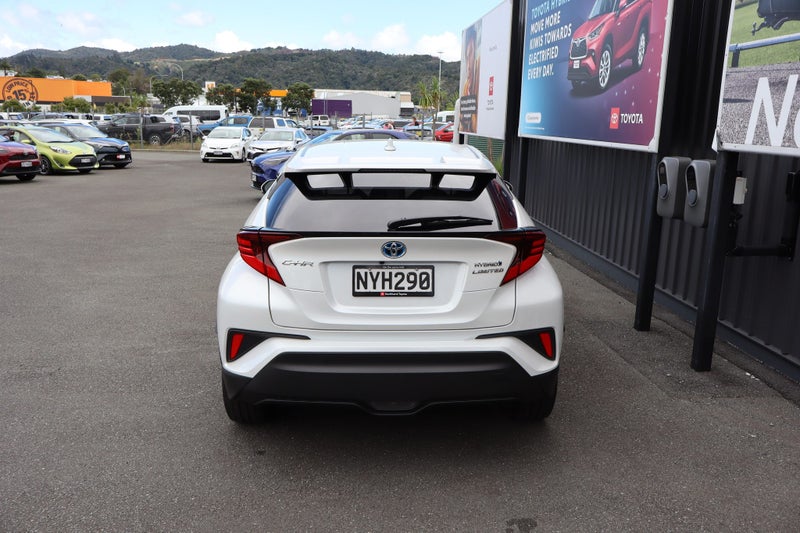 2021 Toyota C-HR Limited 1.8P HV ECVT FWD SUV/5... image 3