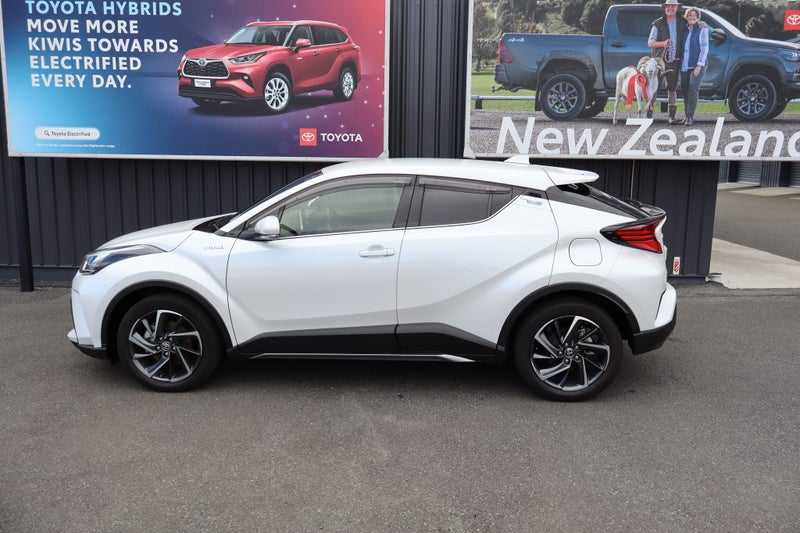 2021 Toyota C-HR Limited 1.8P HV ECVT FWD SUV/5... image 5