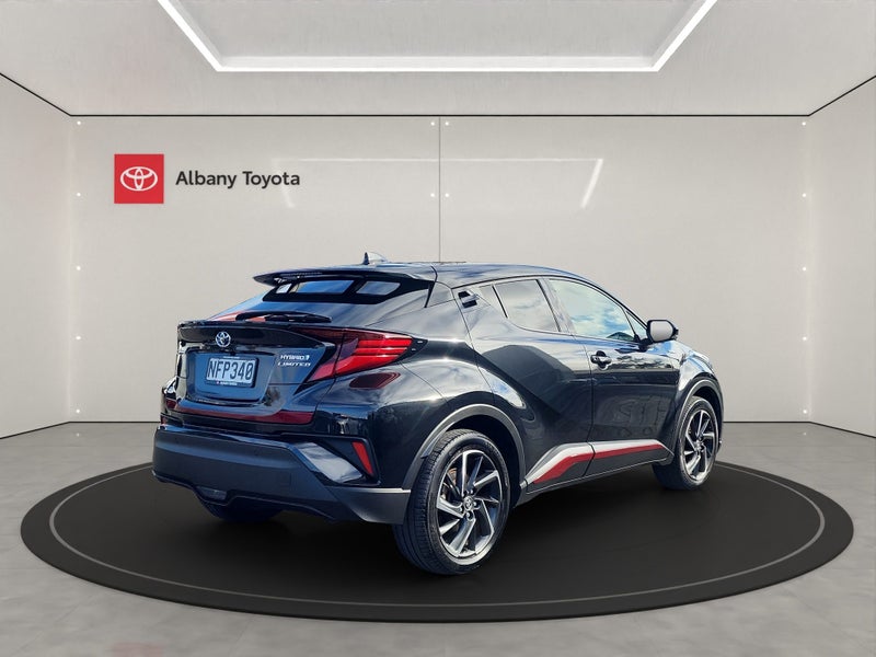 2021 Toyota C-HR Limited 1.8P HV ECVT FWD SUV/5... image 3