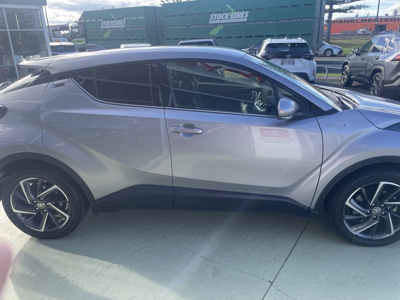 2021 Toyota C-HR Limited 1.8P Hybrid FWD Automa... image 4
