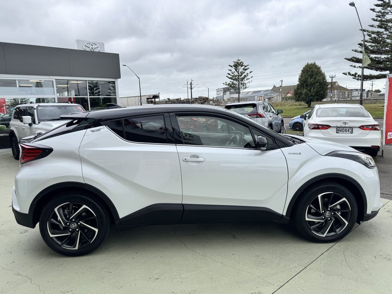 2021 Toyota C-HR Limited 1.8P Hybrid FWD Automa... image 4
