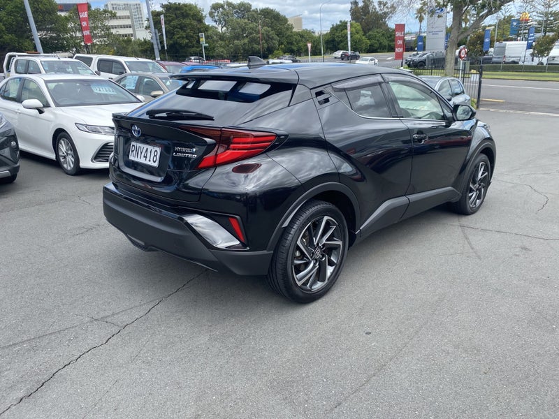 2021 Toyota C-HR Limited 1.8P Hybrid SUV image 2