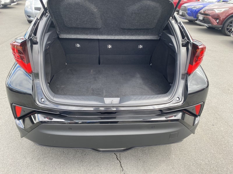 2021 Toyota C-HR Limited 1.8P Hybrid SUV image 4