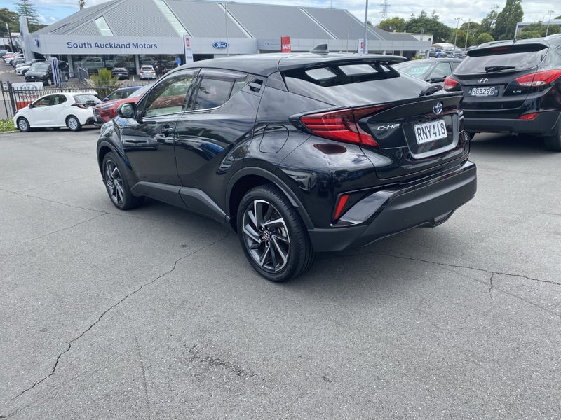 2021 Toyota C-HR Limited 1.8P Hybrid SUV image 5