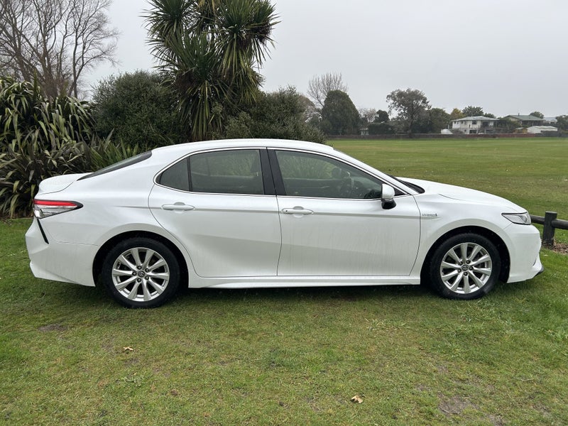 2021 Toyota Camry SX 2.5P Hybrid FWD Automatic... image 5