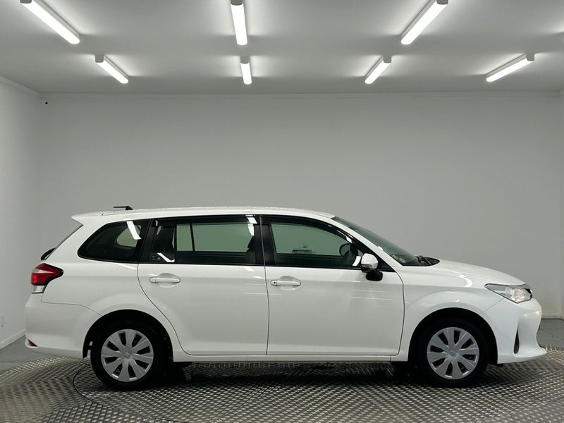 2021 Toyota Corolla 1.5 Hybrid Wagon image 2