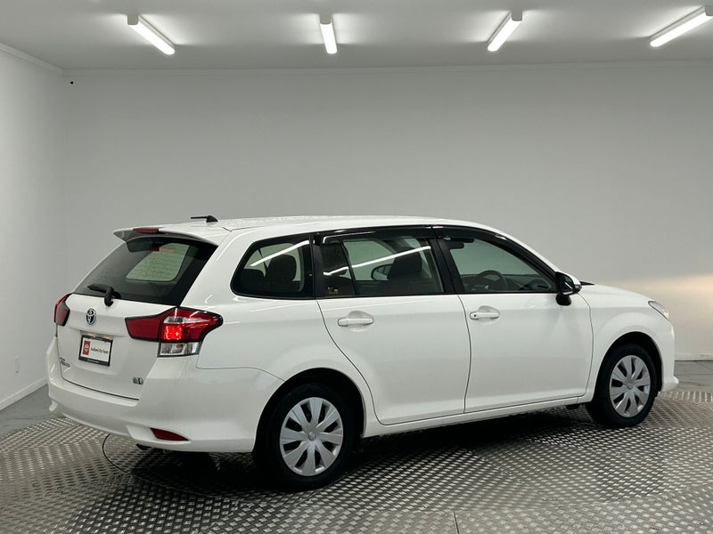 2021 Toyota Corolla 1.5 Hybrid Wagon image 3