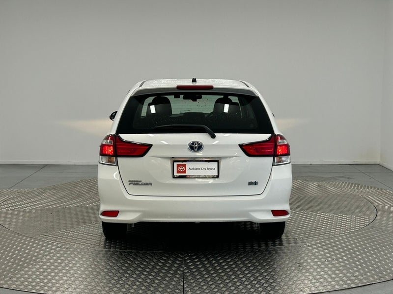 2021 Toyota Corolla 1.5 Hybrid Wagon image 4