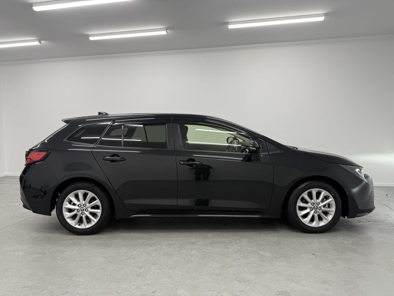 2021 Toyota Corolla 1.8 Hybrid S Touring image 3