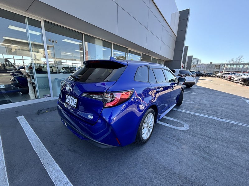 2021 Toyota Corolla 1.8 Hybrid S Touring 5 Dr W... image 3