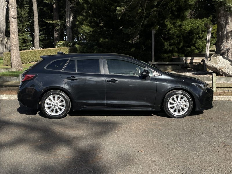 2021 Toyota Corolla 1.8 Hybrid S Touring image 3