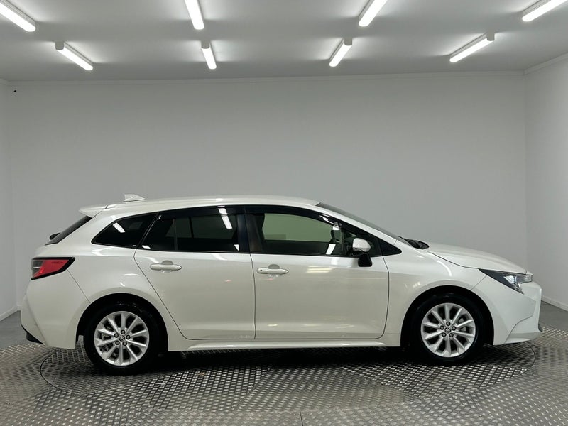 2021 Toyota Corolla 1.8 Hybrid S Touring Wagon image 2