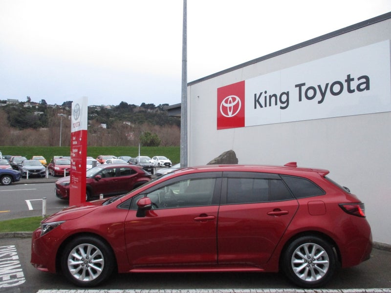 2021 Toyota Corolla 1.8 Hybrid S Touring + Warr... image 2
