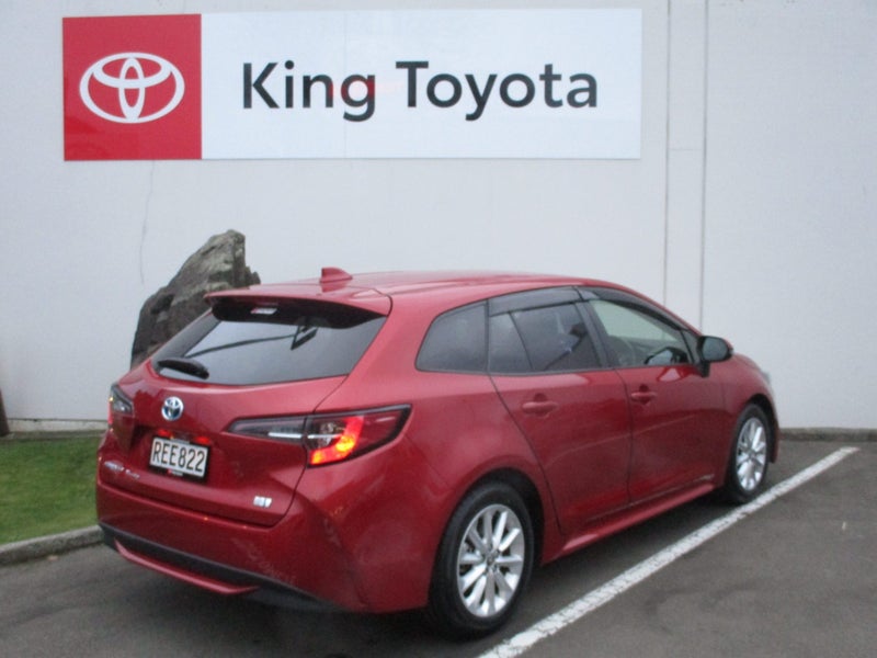 2021 Toyota Corolla 1.8 Hybrid S Touring + Warr... image 5