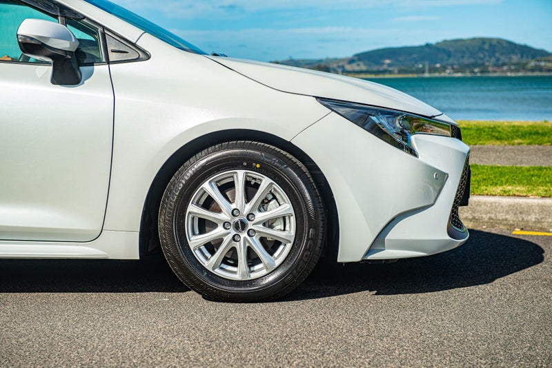 2021 Toyota Corolla 1.8 Hybrid Touring Wagon image 3