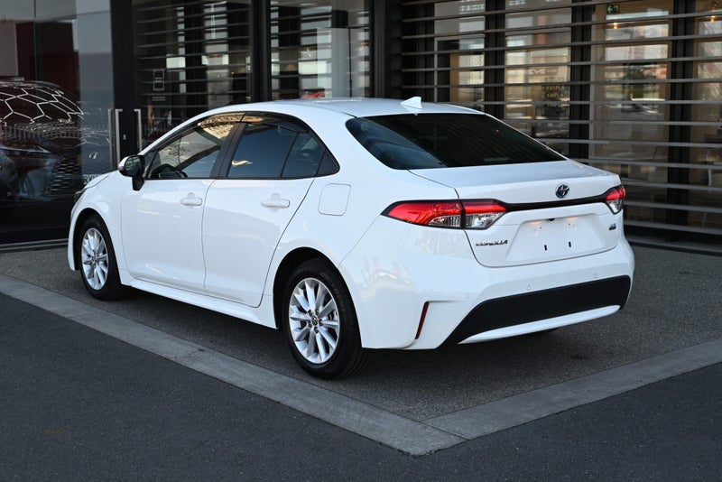 2021 Toyota Corolla 1.8 Petrol Hybrid S FWD Sedan image 2