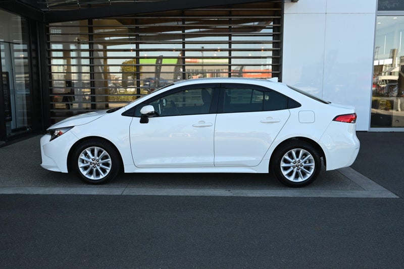 2021 Toyota Corolla 1.8 Petrol Hybrid S FWD Sedan image 3