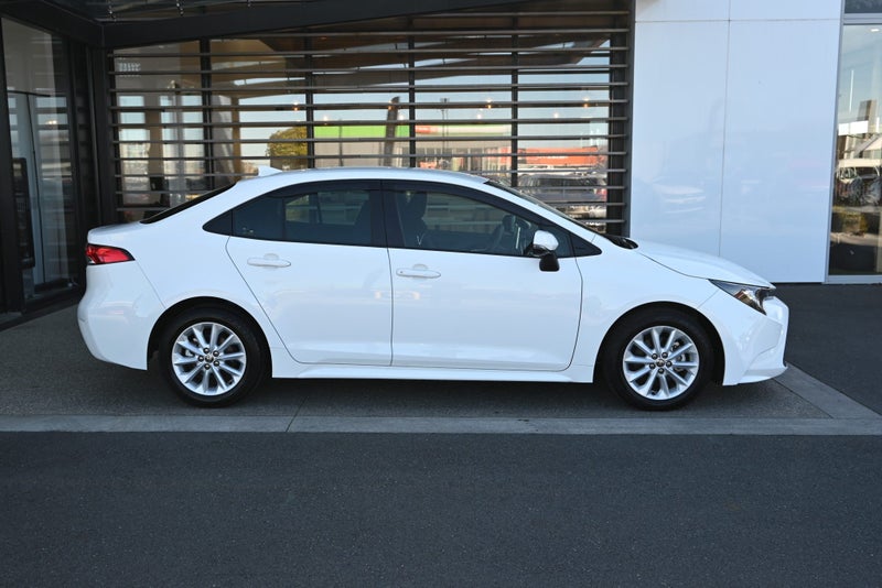 2021 Toyota Corolla 1.8 Petrol Hybrid S FWD Sedan image 5