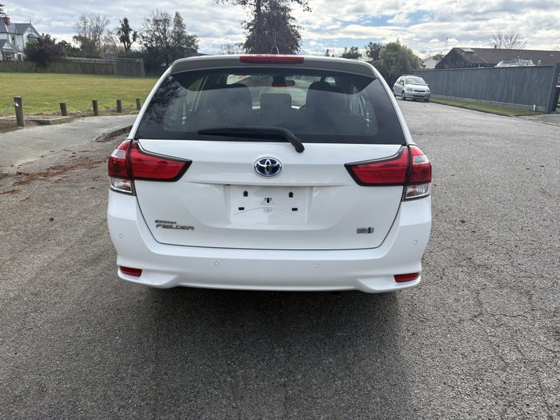 2021 Toyota Corolla Fielder 1.5 Hybrid EX 5 Dr... image 4