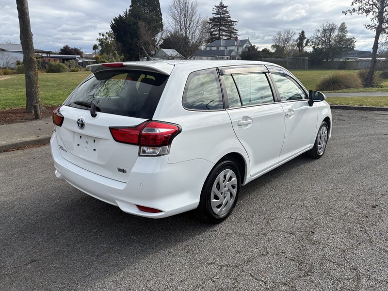 2021 Toyota Corolla Fielder 1.5 Hybrid EX 5 Dr... image 5