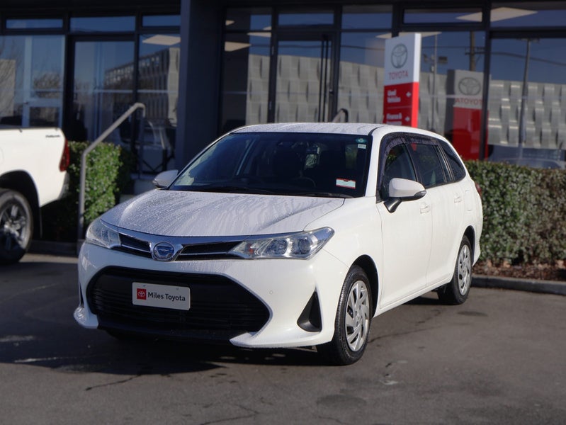 2021 Toyota Corolla Fielder 1.5 Hybrid Wagon image 3
