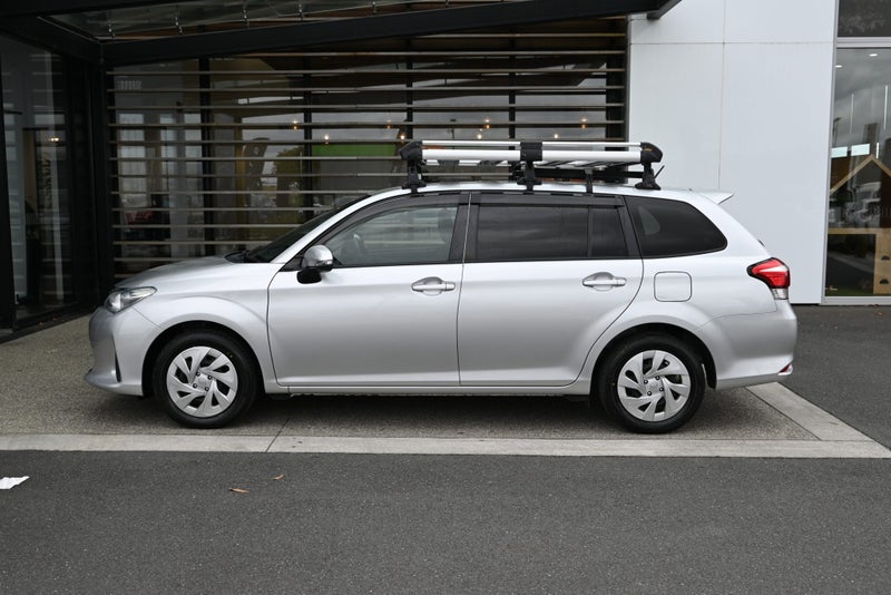 2021 Toyota Corolla Fielder 1.5 Petrol Hybrid E... image 3