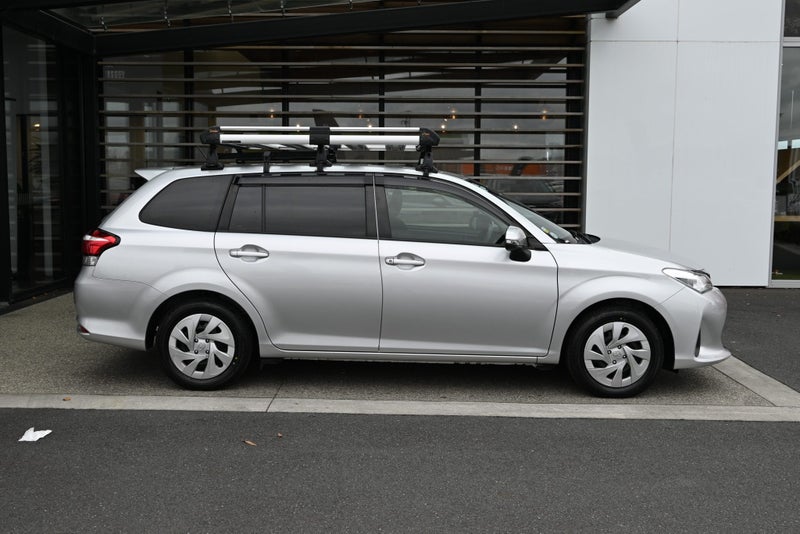 2021 Toyota Corolla Fielder 1.5 Petrol Hybrid E... image 5