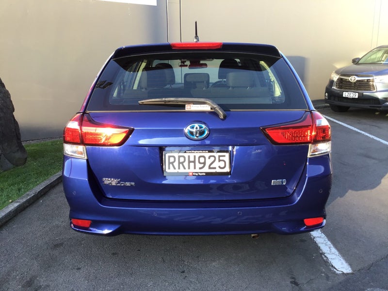 2021 Toyota Corolla Fielder Hybrid image 3