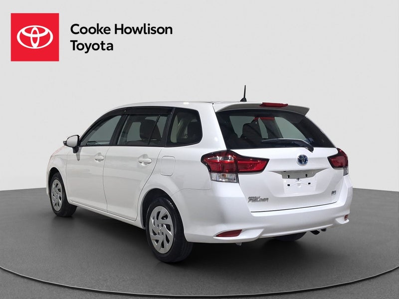 2021 Toyota Corolla Fielder Hybrid Wagon image 5