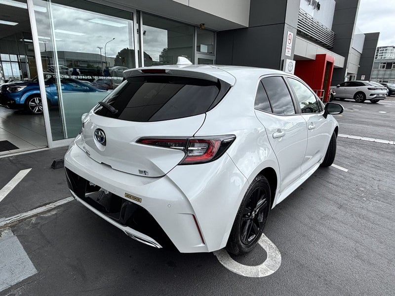 2021 Toyota Corolla G STYLE HYBRID image 3