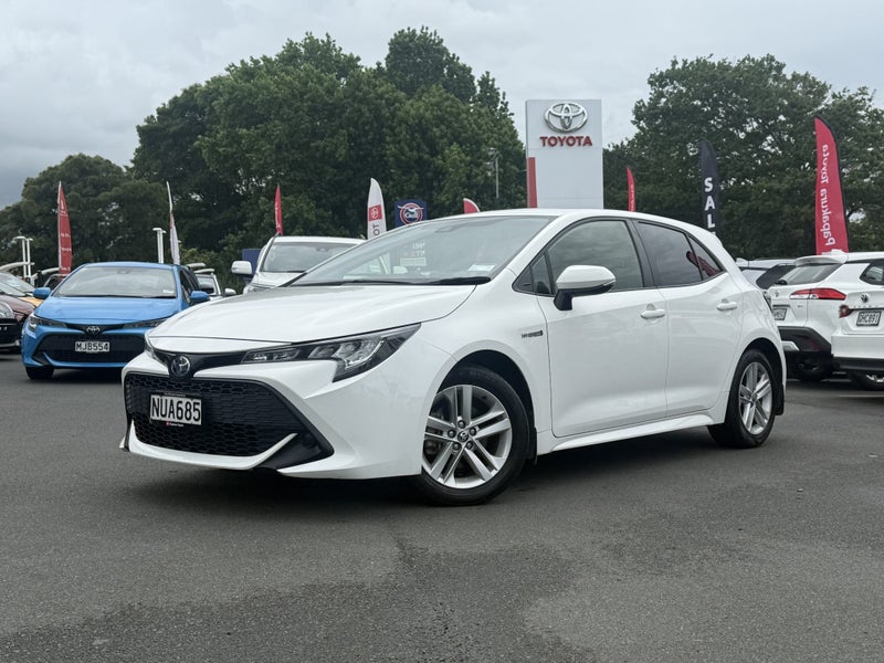 2021 Toyota Corolla GX 1.8L HYBRID image 2