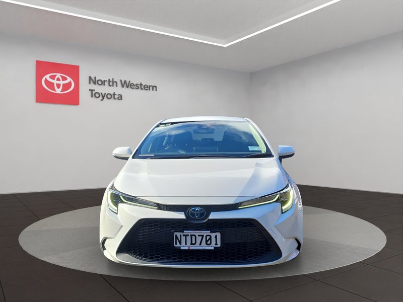 2021 Toyota Corolla GX 1.8L Hybrid FWD Hatchback image 2