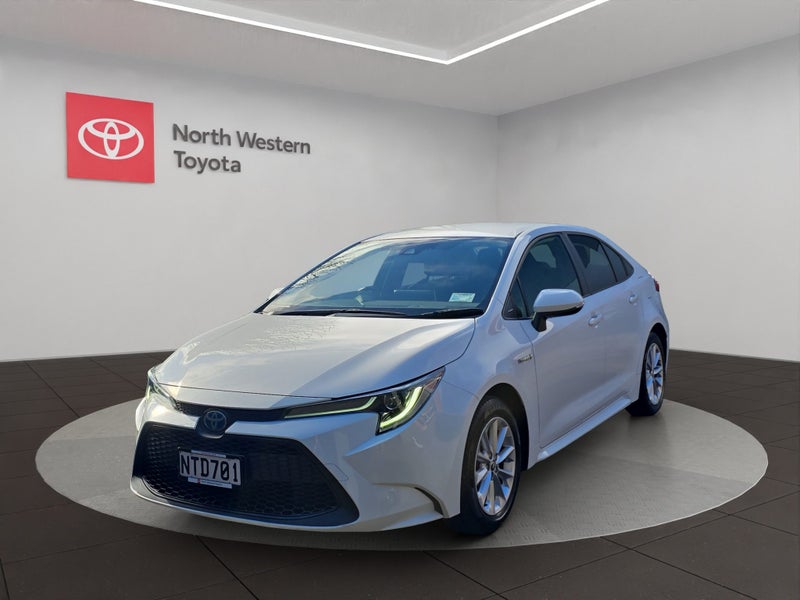 2021 Toyota Corolla GX 1.8L Hybrid FWD Hatchback image 3