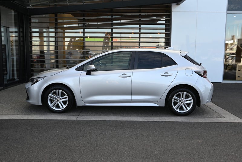 2021 Toyota Corolla GX 2.0 Petrol FWD Hatchback image 3