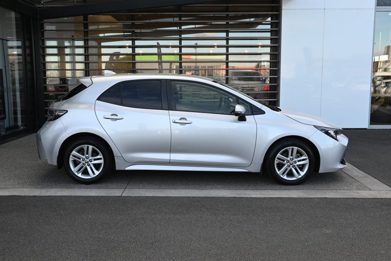 2021 Toyota Corolla GX 2.0 Petrol FWD Hatchback image 5