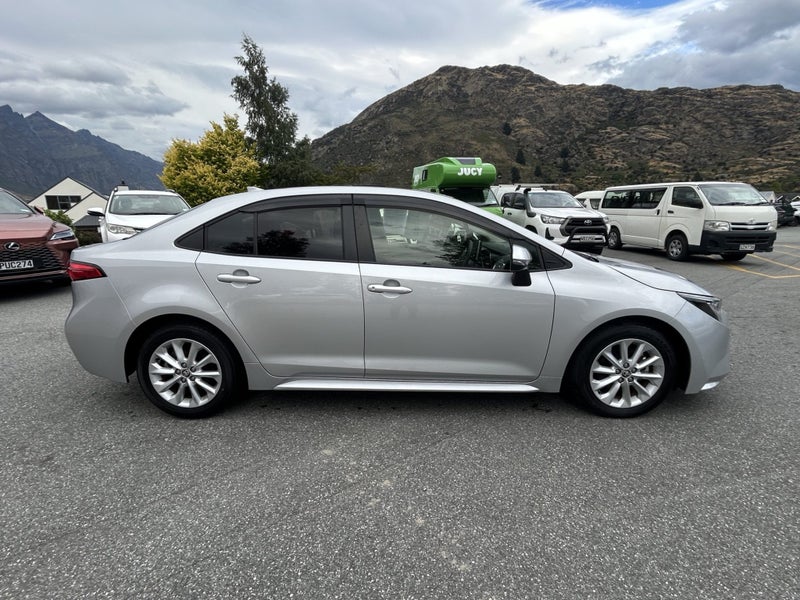 2021 Toyota Corolla Sedan image 2
