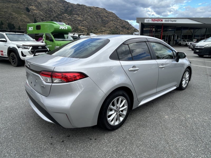 2021 Toyota Corolla Sedan image 3