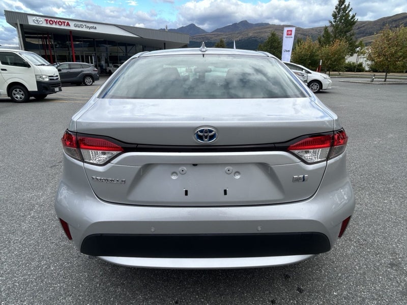 2021 Toyota Corolla Sedan image 4