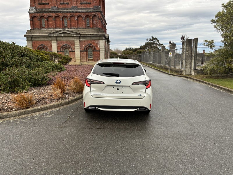 2021 Toyota Corolla Touring 1.8 Hybrid image 4