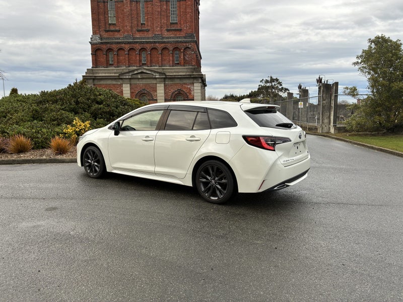 2021 Toyota Corolla Touring 1.8 Hybrid image 5